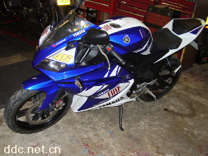 2010款雅马哈YZF-R125摩托车