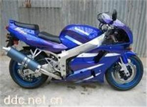 本田CBR250摩托车